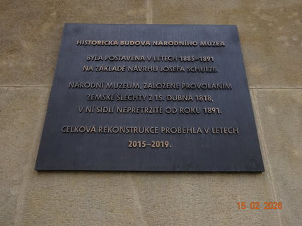 FOTKA - N�rodn� muzeum v Praze - nejv�znamn�j�� �esk� muzejn� instituce