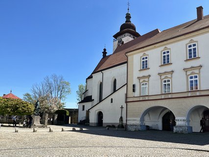 FOTKA - Z�mek Nov� M�sto nad Metuj�