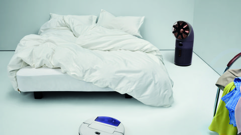 FOTKA - Jake Dyson p�edstavuje novou generaci produkt�, kter� vid�, p�em��lej� a reaguj�