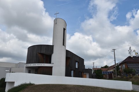 FOTKA - Bukovany a Ostrov�nky na ji�n� Morav�
