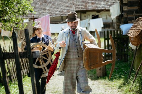FOTKA - �esk� televize zve na V�noce pln� poh�dek, siln�ch p��b�h�, hudby i sv�te�n�ho zastaven�