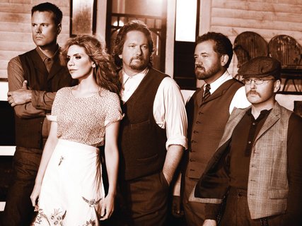 FOTKA - Prolete se na paprovch kdlech s Alison Krauss a Union Station