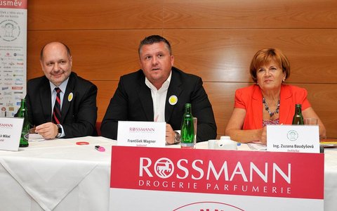 FOTKA -  Svm nkupem darujete smv