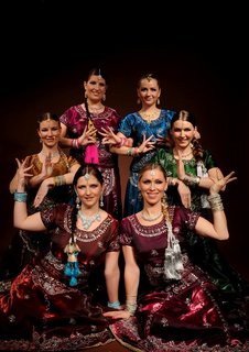 FOTKA - ivovo kolo ivota lk na souasn i tradin tance z Indie