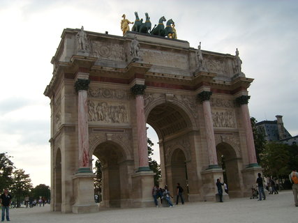 FOTKA - Pa na vozku - den prvn - Louvre