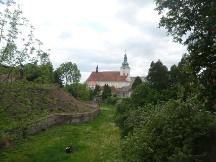 FOTKA - Zmek Tovaov