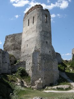 FOTKA - achtice: Za hrabnkou Bathoryovou a M. R. tefnikem