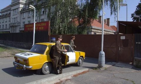 FOTKA - Zdivoel zem pokrauje zvrenou 4. adou