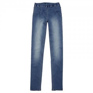 FOTKA - Leton podzim pat barevnm jeans