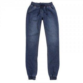 FOTKA - Leton podzim pat barevnm jeans