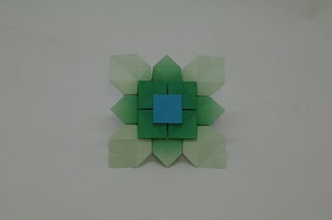 FOTKA - Krsu paprovho umn origami pedvd nov vstava vLetohrdku Mitrovskch