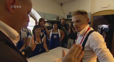 FOTKA - Petr Jon se v poadu Masterchef pohdal s porotcem