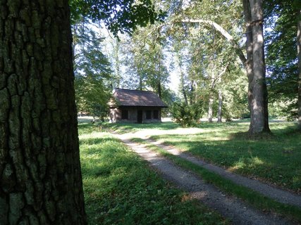 FOTKA - erven Dvr - zajmav park pod Klet