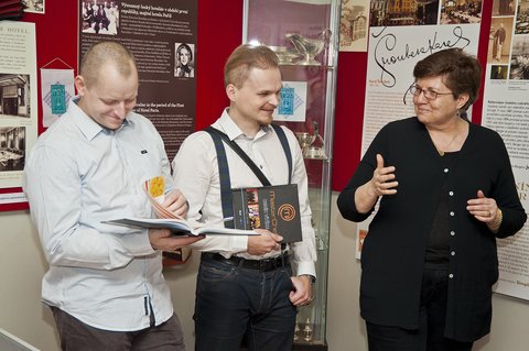 FOTKA - Vtz poadu MasterChef Petr Jon poktil svou kuchaku