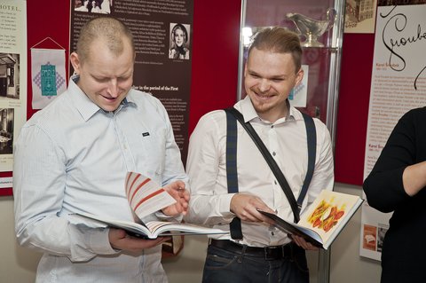 FOTKA - Vtz poadu MasterChef Petr Jon poktil svou kuchaku