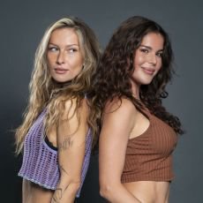 Asia Express odhaluje start vys�l�n� a prvn� sout��c�. Dobrodru�n� z�vod podstoup� sexy tane�nice, kter� budete zn�t!