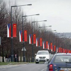 Český žurnál - Krtek a Lao-C´ Český žurnál - Krtek a Lao-C´