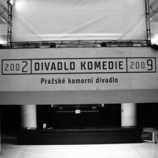 divadlo komedie