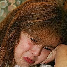 Ženy pláčou až čtyřikrát častěji než muži. Nedostatek slz může vést k oslepnutí Ženy pláčou až čtyřikrát častěji než muži. Nedostatek slz může vést k oslepnutí