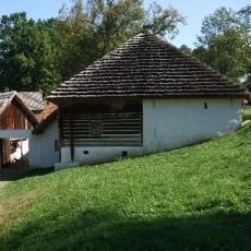 Hoslovický středověký mlýn Hoslovický středověký mlýn