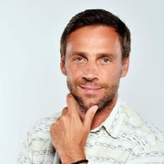 Vystartoval seriál Hvězdy nad hlavou: Roman Vojtek si užije chvilku nechtěné pozornosti Vystartoval seriál Hvězdy nad hlavou: Roman Vojtek si užije chvilku nechtěné pozornosti