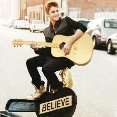 Justin Bieber vydává album Believe Acoustic Justin Bieber vydává album Believe Acoustic