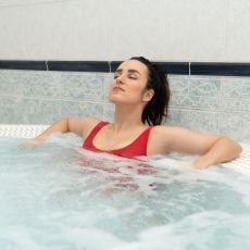 Pro� bojovat s �asem, kdy� si ho m��eme u��t? P�ich�z� �ra well-agingu