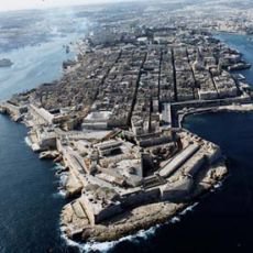 Cestomnie: Malta: Vera a dnes