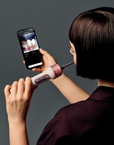 Dyson CameraJet�: technologie, kter� vid� mezi zuby