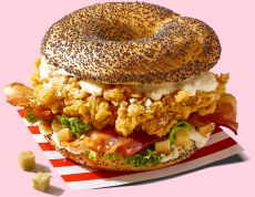 Do KFC se vrac� stolet� klasika Caesar