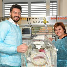 Čtyřnásobný křest se uskutečnil v Nemocnici Na Bulovce! Čtyřnásobný křest se uskutečnil v Nemocnici Na Bulovce!