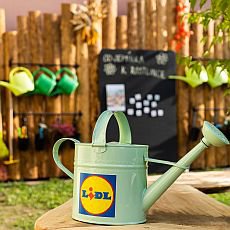 Díky podpoře společnosti Lidl byla v Řestokách u Chrudimi otevřena první ze šesti jedlých školních zahrad Díky podpoře společnosti Lidl byla v Řestokách u Chrudimi otevřena první ze šesti jedlých školních zahrad