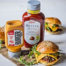 Pravý gurmánský burger si snadno připravíte sami doma Pravý gurmánský burger si snadno připravíte sami doma