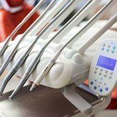 Proč může ztmavnout i jediný zub? Proč může ztmavnout i jediný zub?