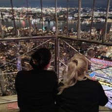 Dv� sestry v New Yorku