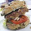 fotka Kuchask pohotovost - Hamburger se zeleninou v celozrnn housce