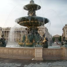 Paříž na vozíku - den první Louvre - Champs Elys Paříž na vozíku - den první Louvre - Champs Elys