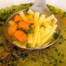 Zimn� hydratace: Pijeme m�n�, mo� je tmav�� a ledviny trp�