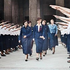 Hitlerovy slu�ebnice