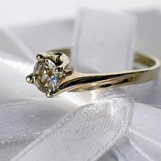 prsten s diamantem