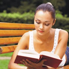 Kniha patří do každé domácnosti Kniha patří do každé domácnosti