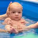 Vaničkové plavání miminkům prospívá a do kurzu můžou už od 6 neděl