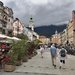 Špitální kostel sv. Ducha v Innsbrucku téměř přehlédnete