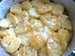 Zapečené brambory se šlehačkou, máslem a sýrem
