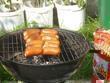 fotka Sýrové buřty na grilu s česnekovou marinádou a lesním medem