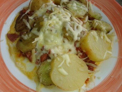 FOTKA - Zapeen okurky s bramborem a unkou